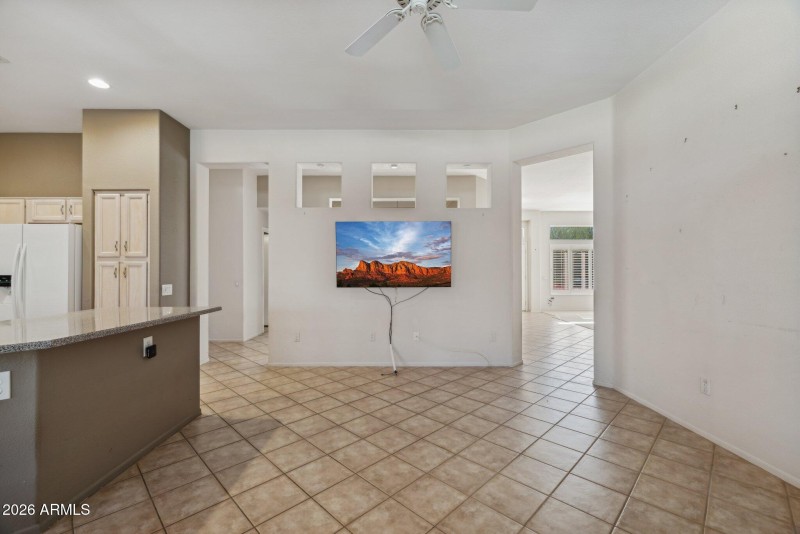 18-web-or-mls-22108-n-veterans-dr