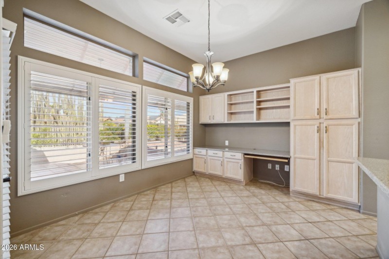 20-web-or-mls-22108-n-veterans-dr