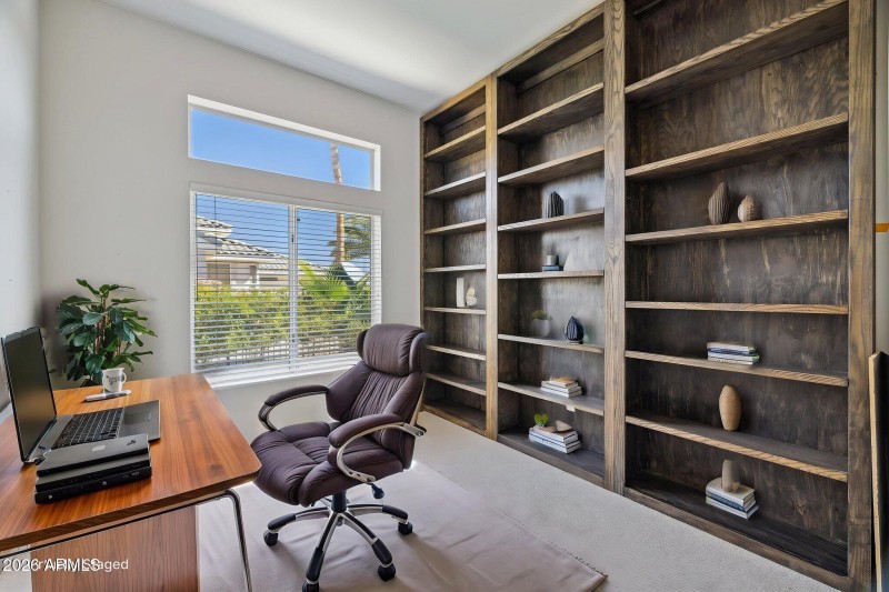 40-web-or-mls-22108-n-veterans-dr