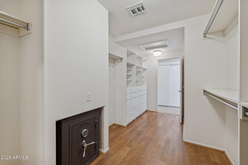 51-web-or-mls-22108-n-veterans-dr