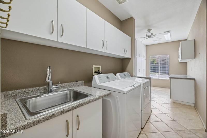 55-web-or-mls-22108-n-veterans-dr