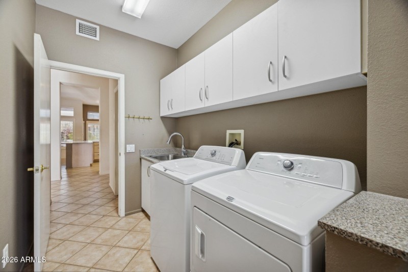 56-web-or-mls-22108-n-veterans-dr