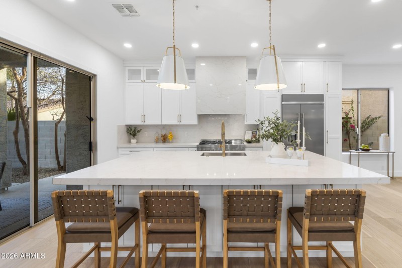 Large Island & Upgraded Appliances