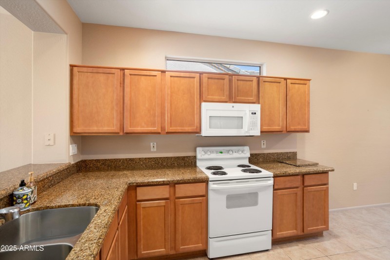 11-18522 N Borgata Dr