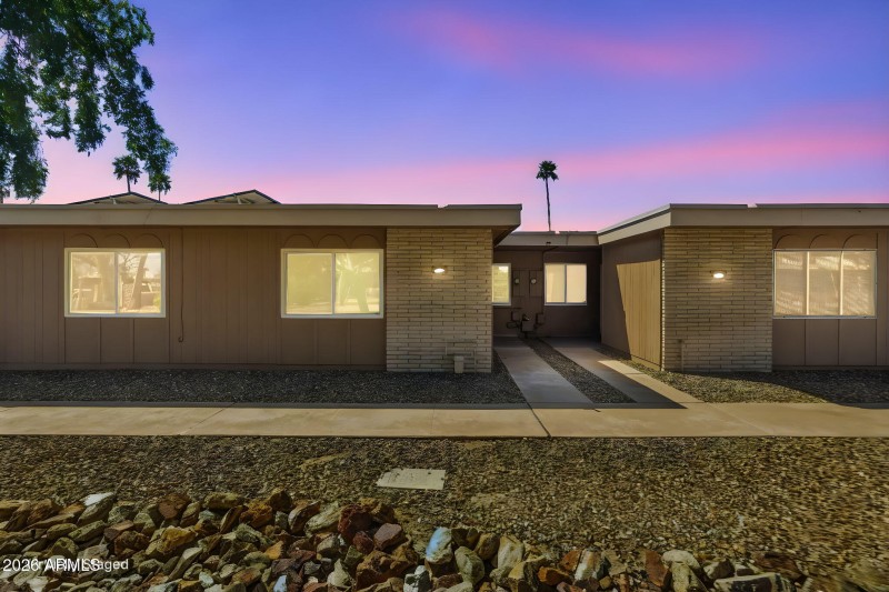 2-web-or-mls-13810 N 111th Ave--8 day to