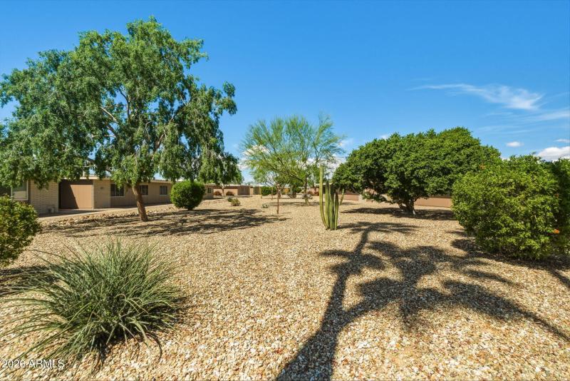 6-web-or-mls-13810 N 111th Ave--6