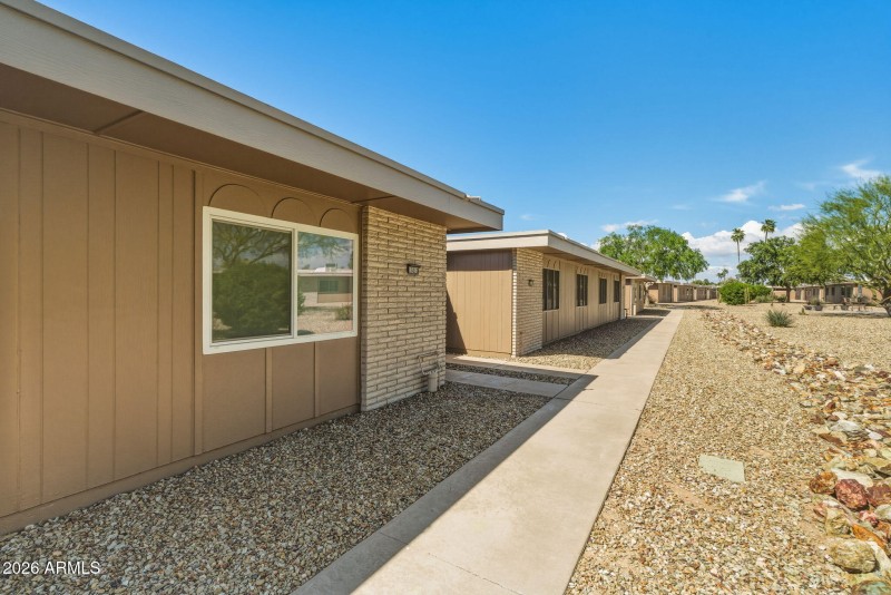 8-web-or-mls-13810 N 111th Ave--10