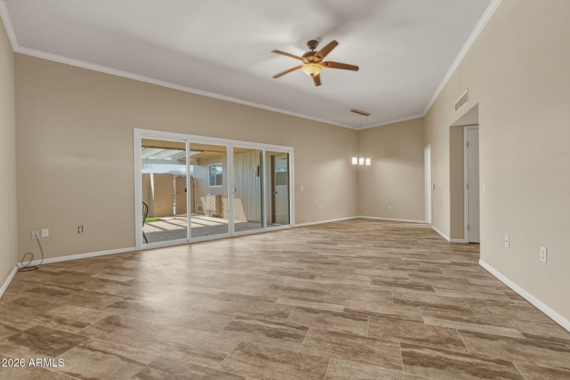 12-web-or-mls-13810 N 111th Ave--2