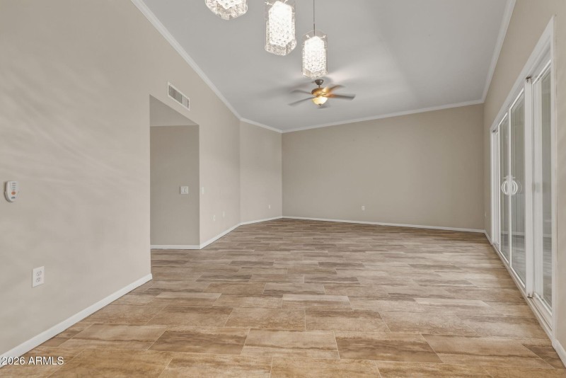 21-web-or-mls-13810 N 111th Ave--23