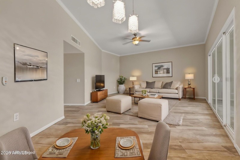 22-web-or-mls-13810 N 111th Ave--23 virt