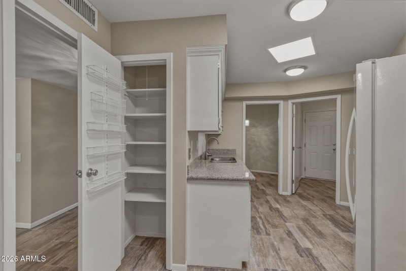 28-web-or-mls-13810 N 111th Ave--31