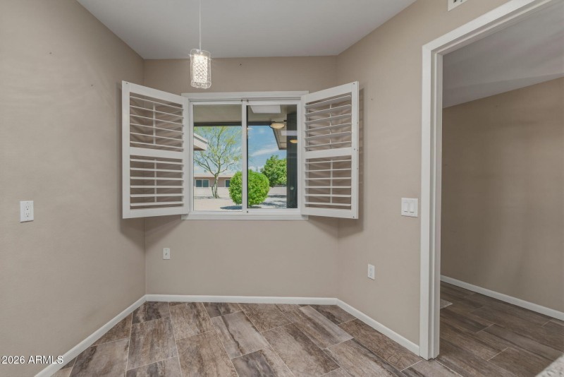 29-web-or-mls-13810 N 111th Ave--29