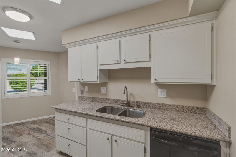 30-web-or-mls-13810 N 111th Ave--28