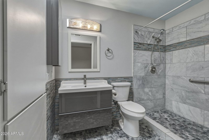 32-web-or-mls-13810 N 111th Ave--41