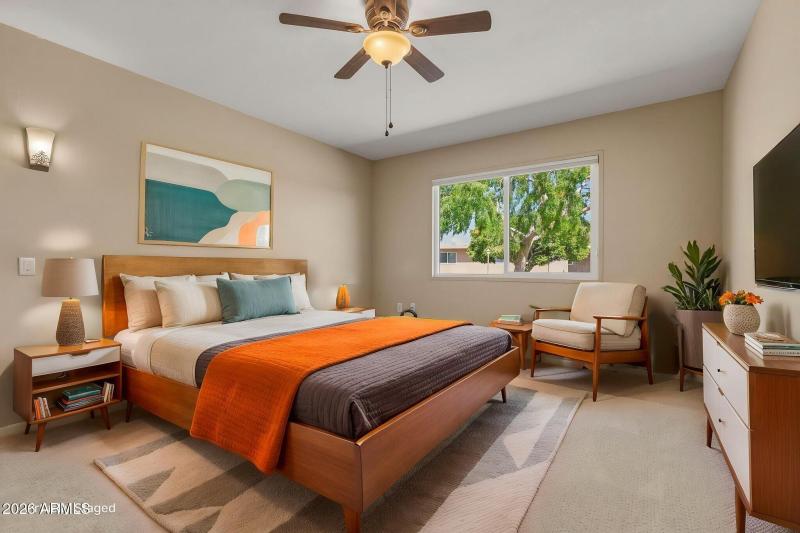 37-web-or-mls-13810 N 111th Ave--37 virt