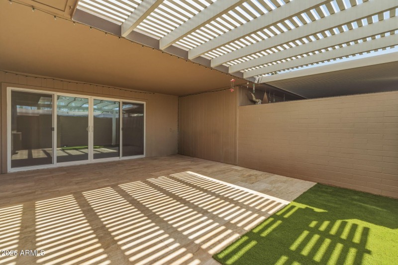 49-web-or-mls-13810 N 111th Ave--18