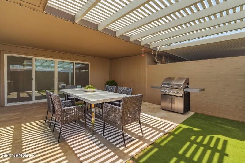 50-web-or-mls-13810 N 111th Ave--18 virt