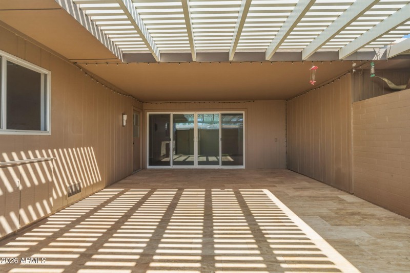 51-web-or-mls-13810 N 111th Ave--17