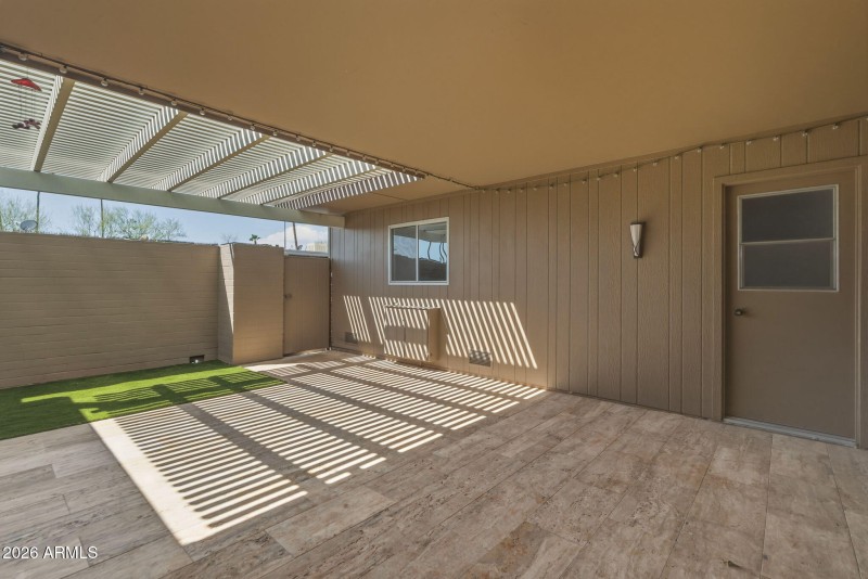 54-web-or-mls-13810 N 111th Ave--15