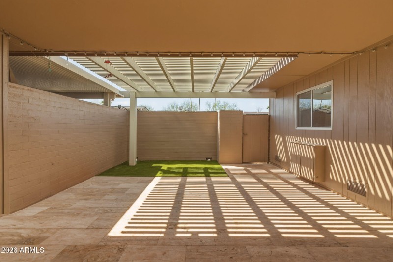 55-web-or-mls-13810 N 111th Ave--14