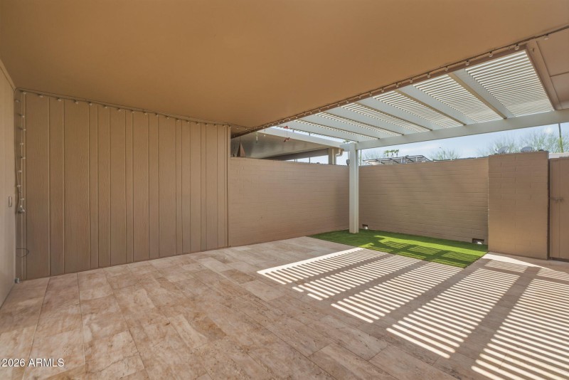 56-web-or-mls-13810 N 111th Ave--13