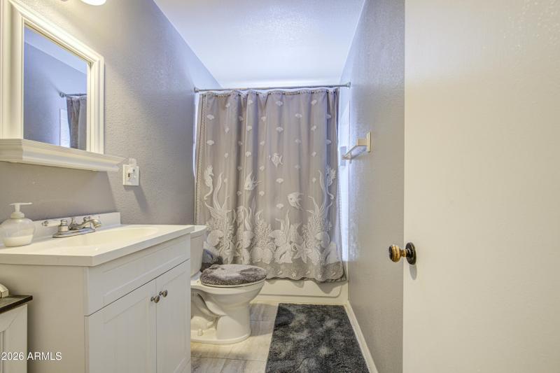Bathroom 2-pic 1