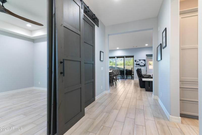 28_20942 w college drive-28