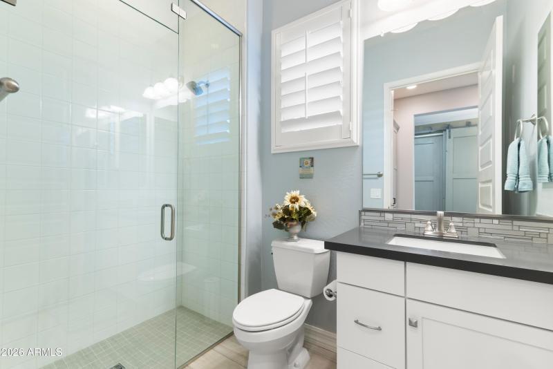 35_20942 w college drive-35