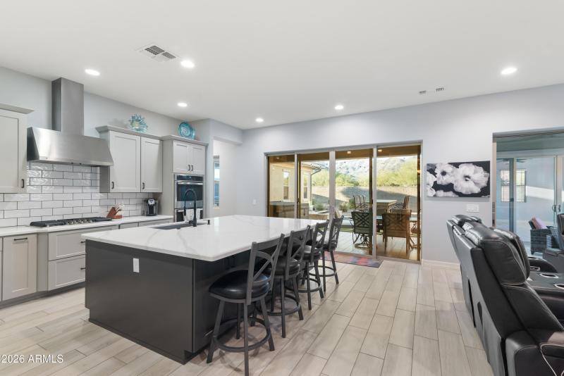 49_20942 w college drive-49