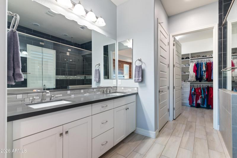 57_20942 w college drive-57