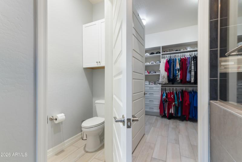 60_20942 w college drive-60