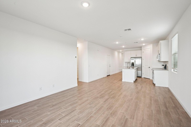 5-web-or-mls-La Senda Dr W-S1103-005