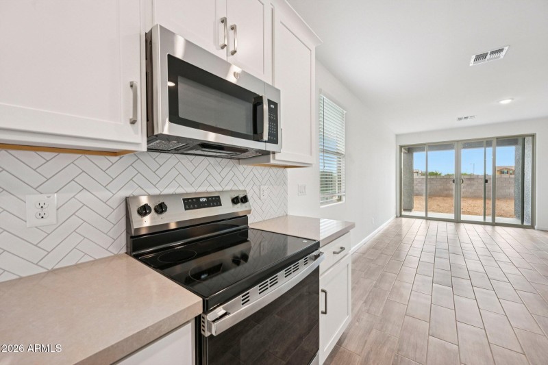 10-web-or-mls-La Senda Dr W-S1103-010