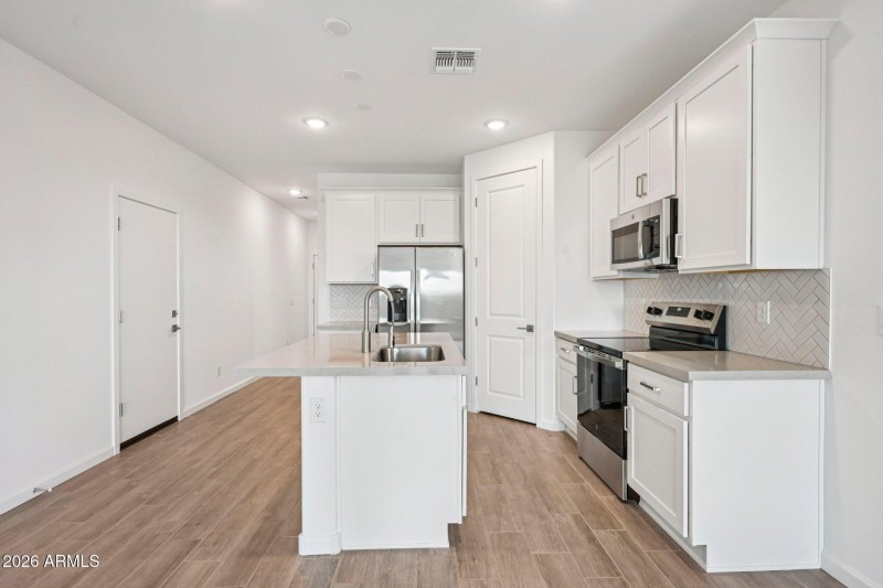 13-web-or-mls-La Senda Dr W-S1103-013