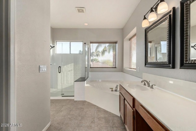 Sandstone Primary Bath