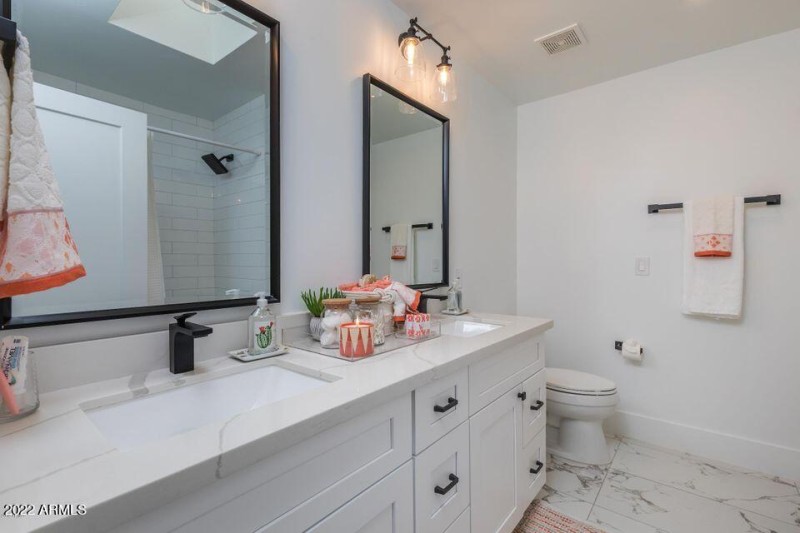 20200407223714508498000000-o