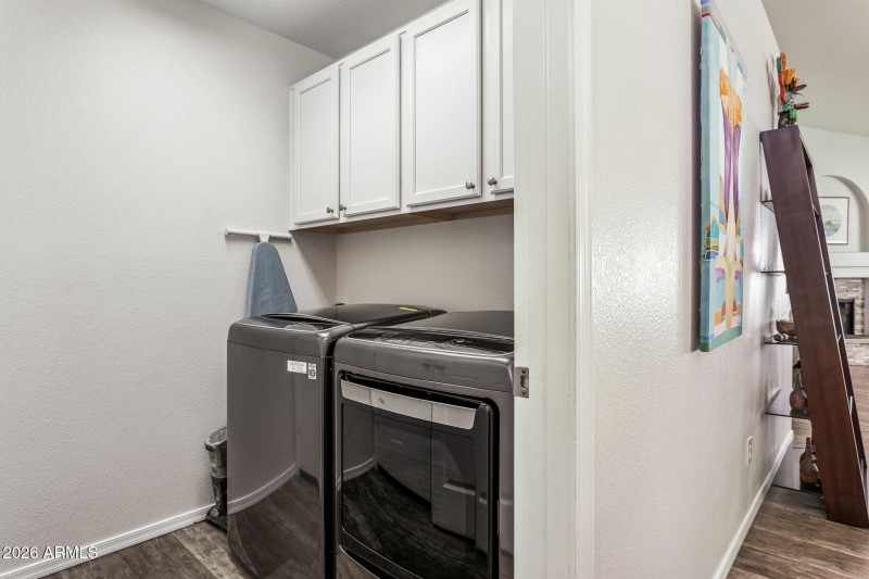 29-web-or-mls-21610-n-44th-pl