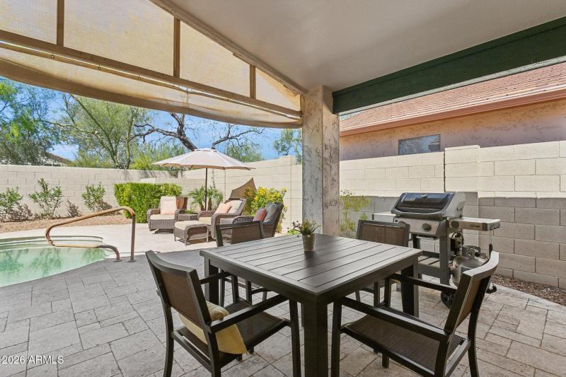 30-web-or-mls-21610-n-44th-pl