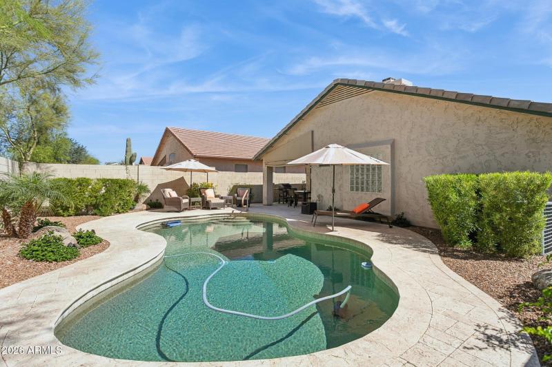 35-web-or-mls-21610-n-44th-pl