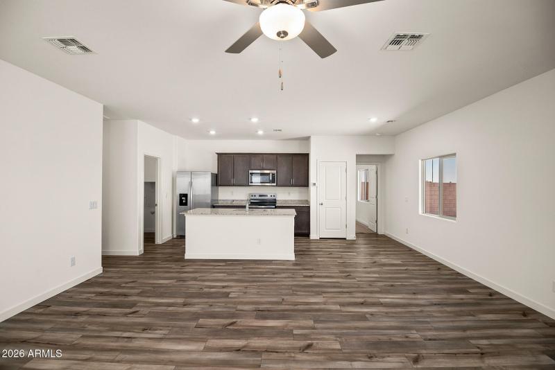 Southwest_Cottonwood_E_L_004