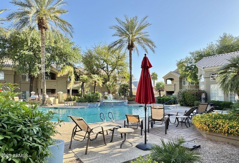 Plenty of Seating at Pool