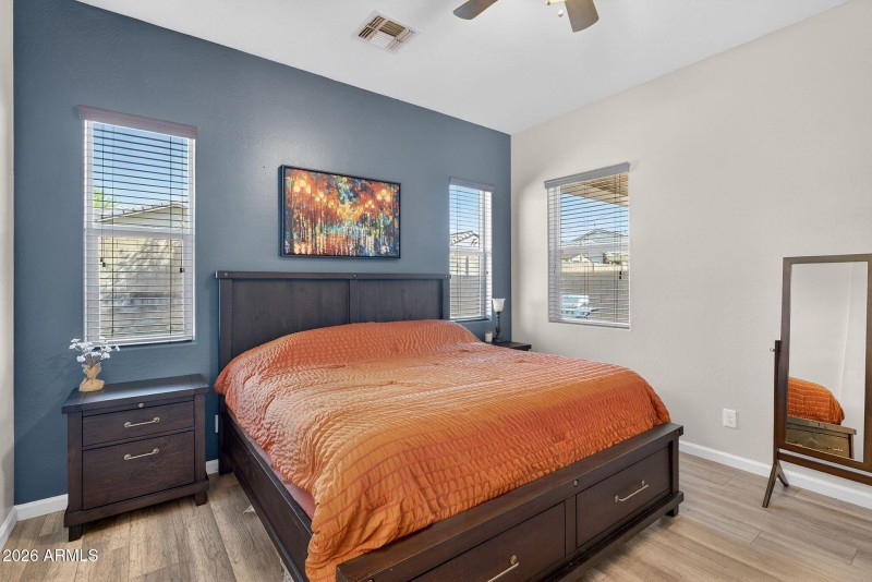 22-web-or-mls-46W Nelson Pl