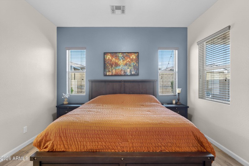 24-web-or-mls-44W Nelson Pl