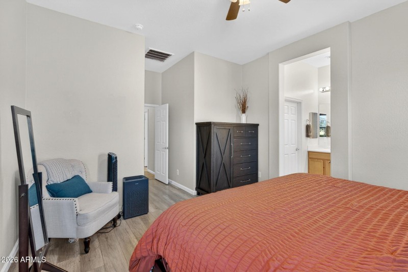 25-web-or-mls-45W Nelson Pl