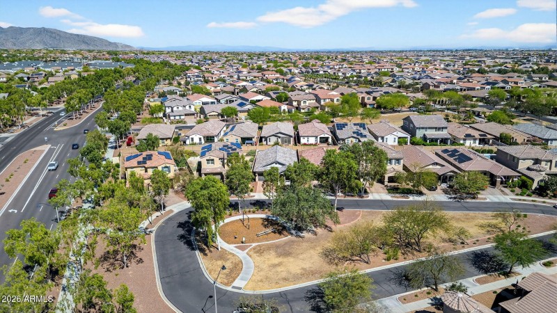 47-web-or-mls-08W Nelson Pl