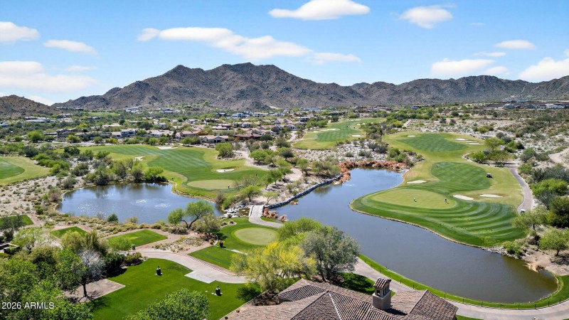 83-web-or-mls-37W Nelson Pl