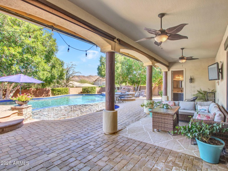 11-Backyard-Patio-(1)