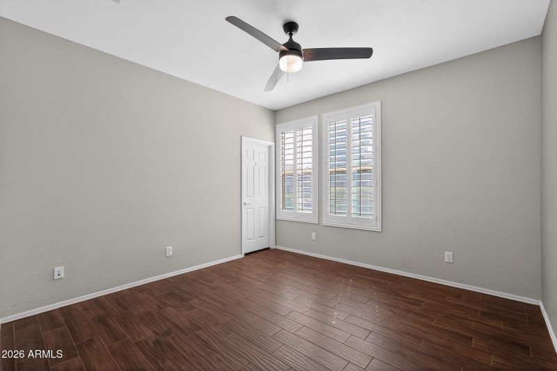 17_2138_W_Ian_Dr_Phoenix_AZ_85041_USA-Li