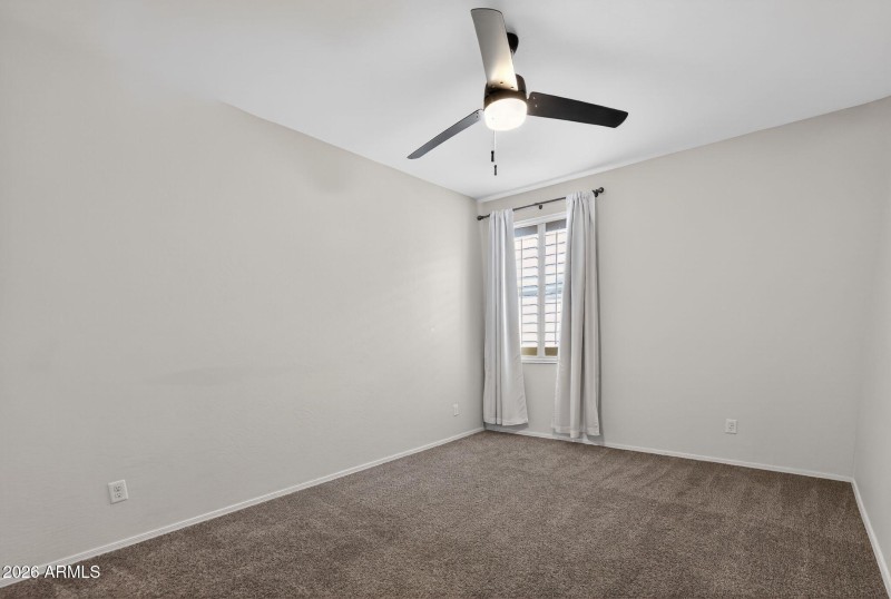 19_2138_W_Ian_Dr_Phoenix_AZ_85041_USA-Li