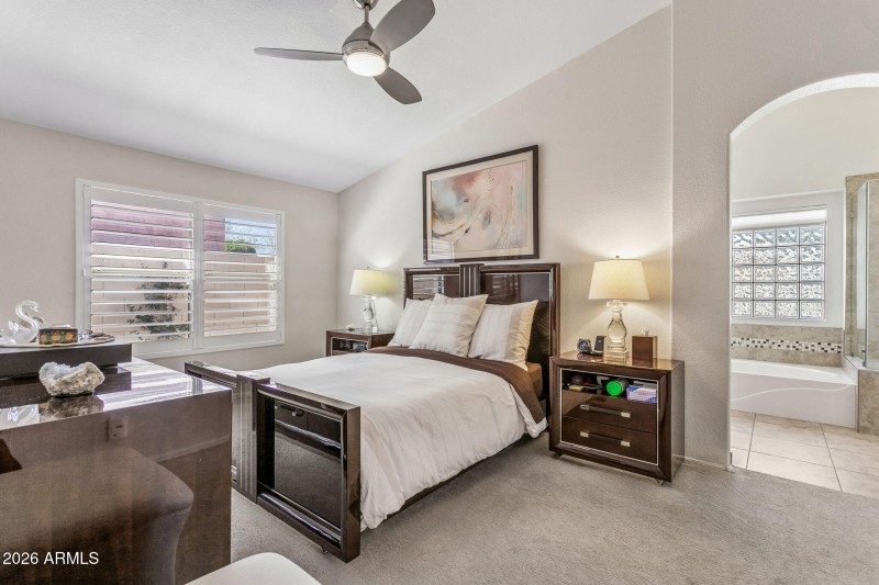 17-web-or-mls-21610-n-44th-pl